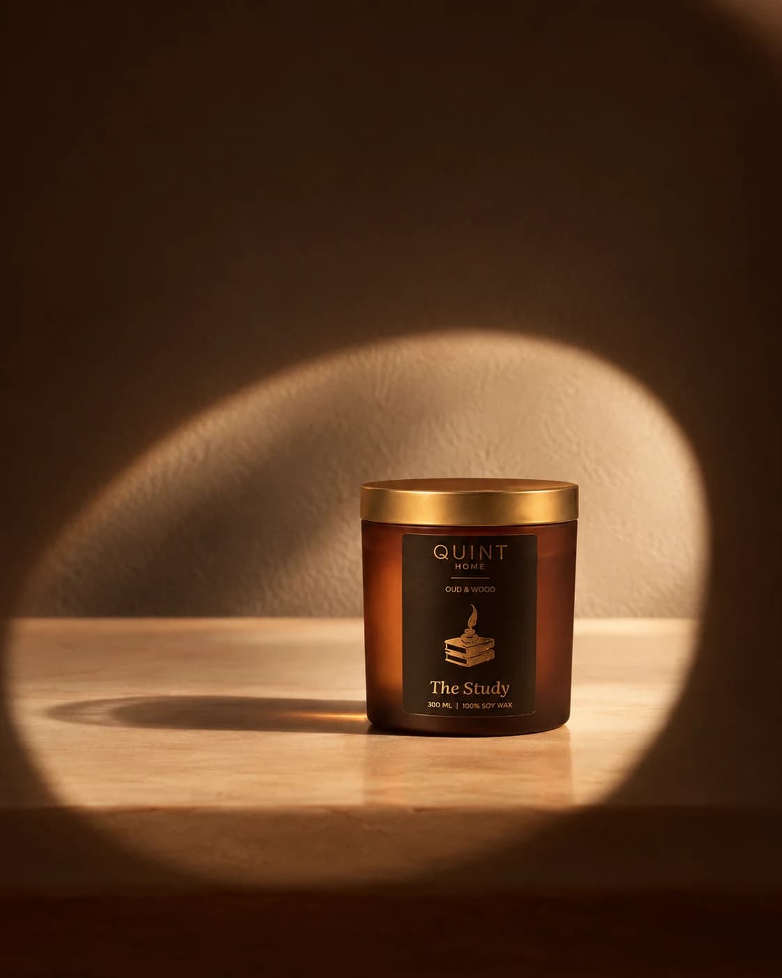The Study – Oud & Wood soy wax candle – Quint Home