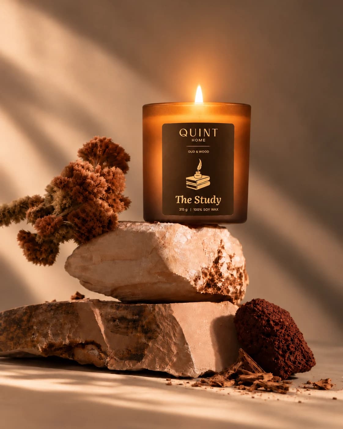 The Study – Oud & Wood soy wax candle – Quint Home