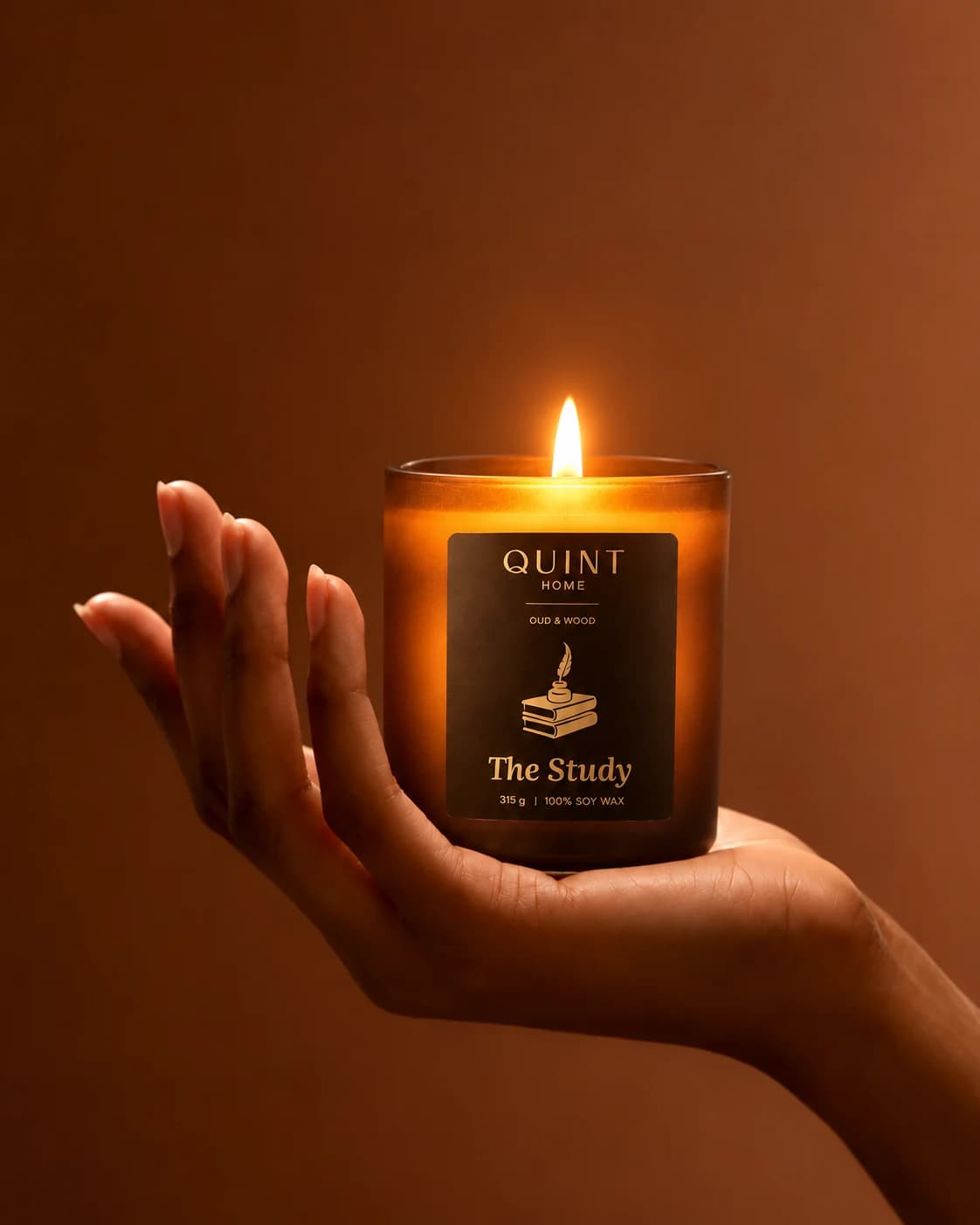 The Study – Oud & Wood soy wax candle – Quint Home