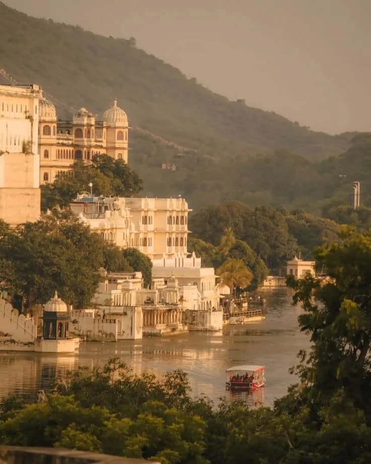 Udaipur – a palace on the lake